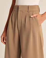 Urban Chic Wide-Leg Pants | Effortless Smart Casual